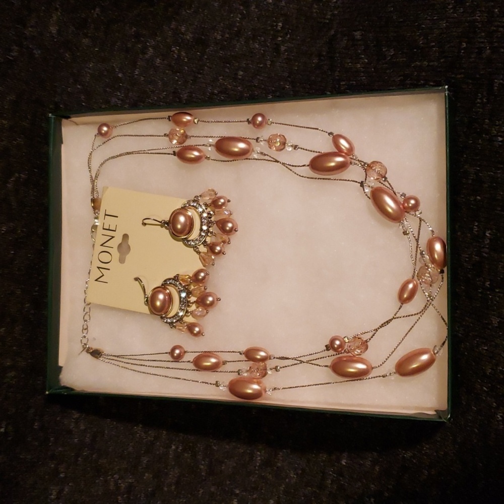 Necklace and Earrings set New